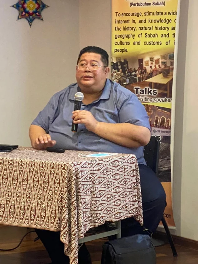 Shari Jeffri speaking at The Sabah Society