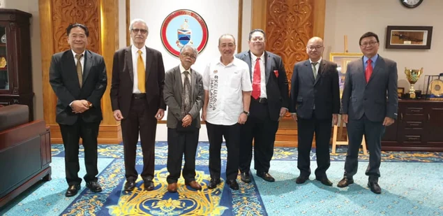 Group photograph at the meeting with the Chief Minister of Sabah
