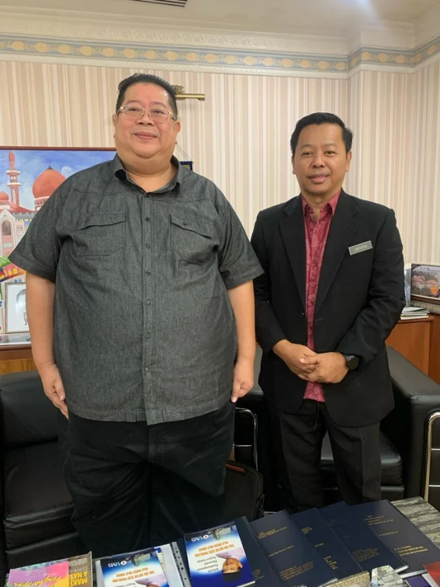 A photograph together at the UMS interview