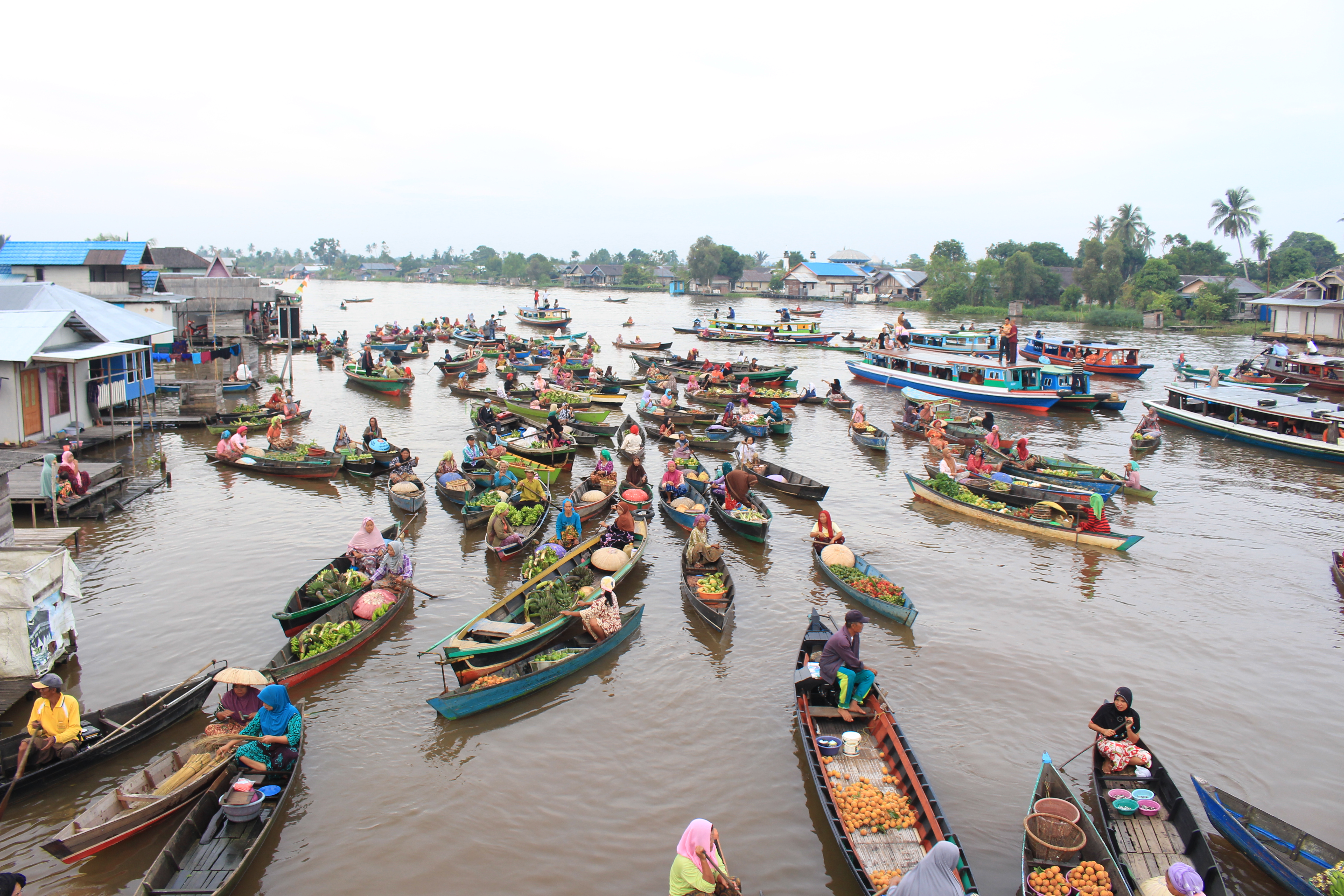 Trading at Lok Baintan floating market, South Kalimantan, photographed in 2017